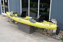 Load image into Gallery viewer, Hobie Oasis (Sea Grass Green) - EX Demo
sku:HCCLJ953F222